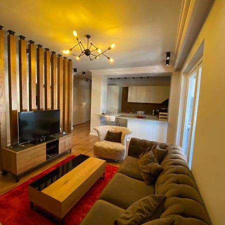 Mel'S Place Tirana Bagian luar foto