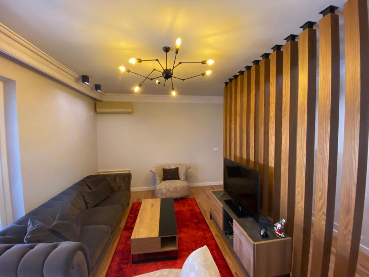 Mel'S Place Tirana Bagian luar foto