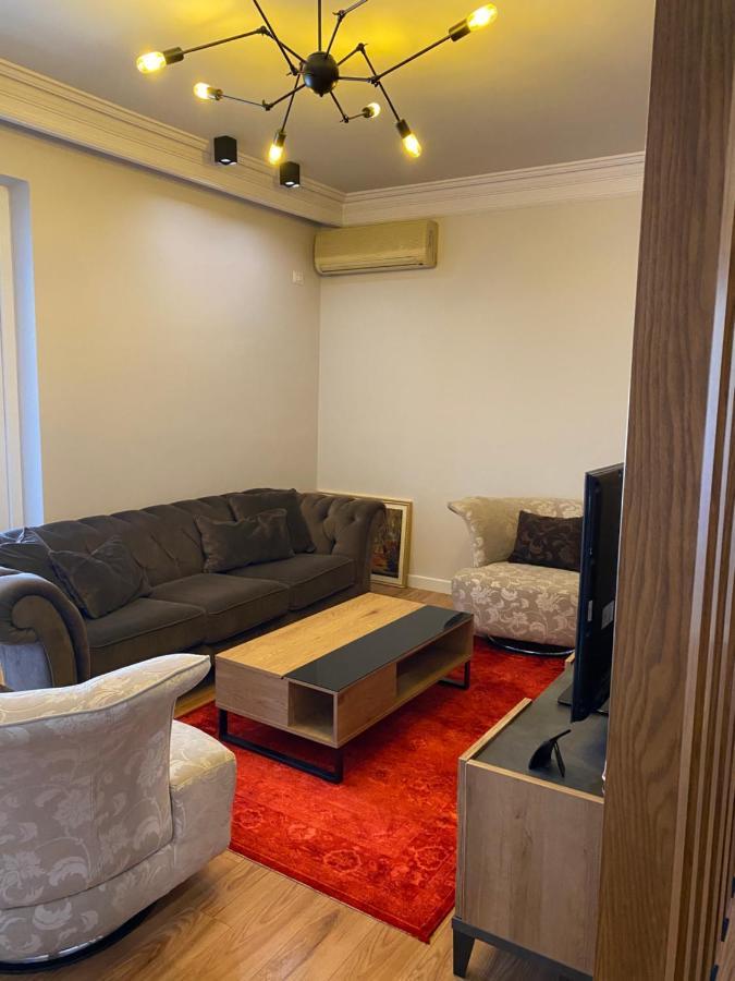 Mel'S Place Tirana Bagian luar foto